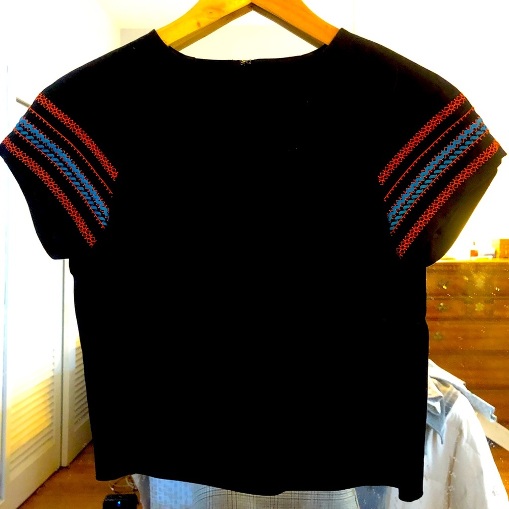 Brooks Brothers Navy Blue Crop Top w Embroidery (Size 0 - Fits More Like a 2-4)